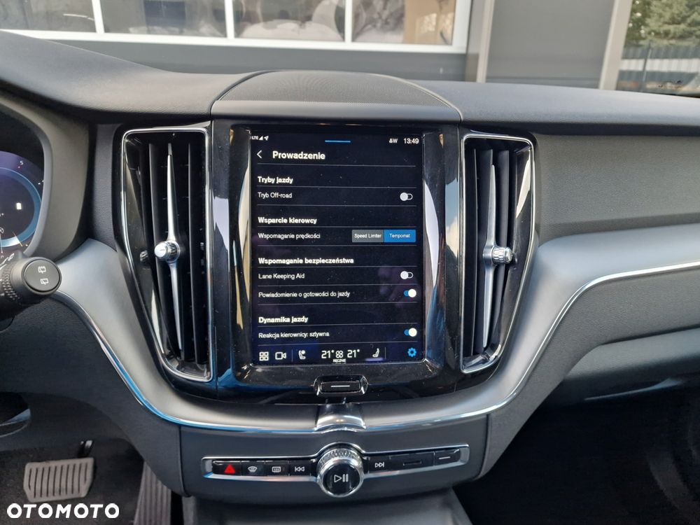 Volvo XC 60 B4 D AWD Core - 36