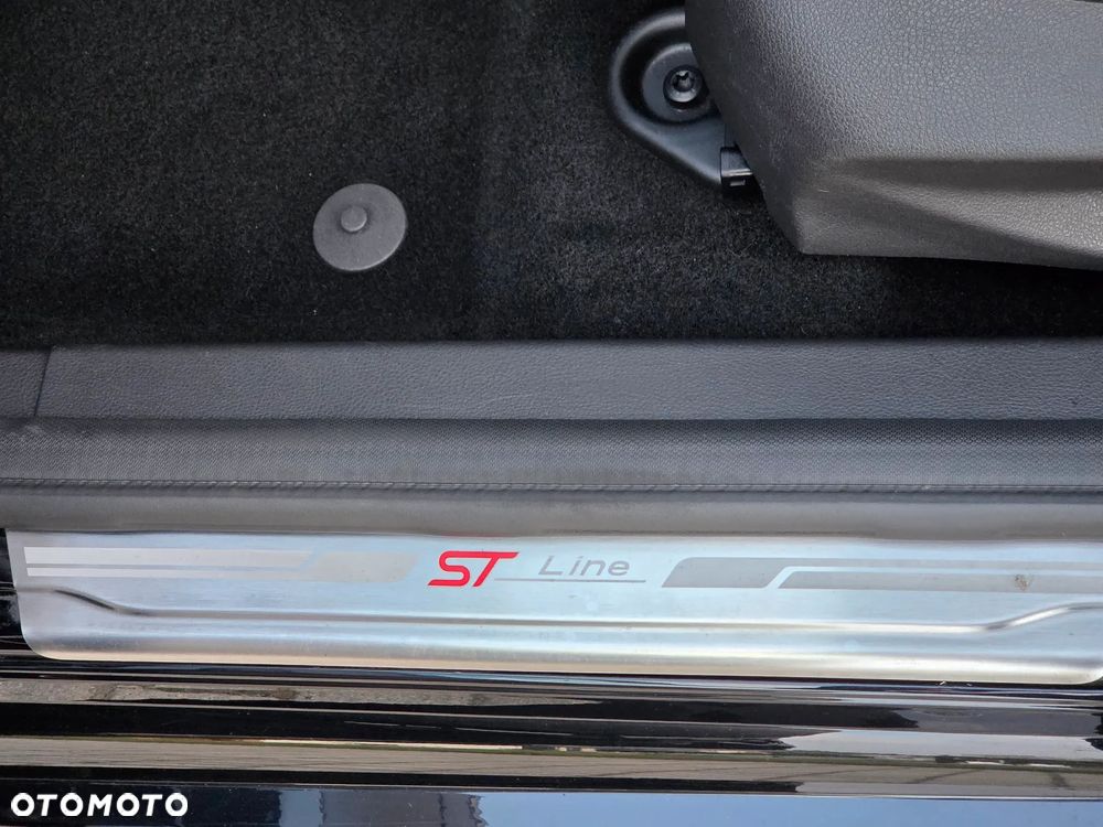 Ford Focus 1.0 EcoBoost Start-Stopp-System ST-LINE DESIGN - 18