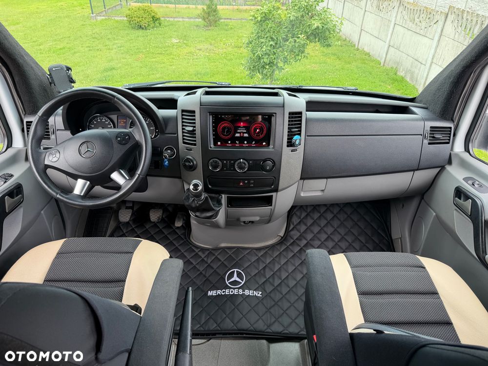 Mercedes-Benz Sprinter - 10