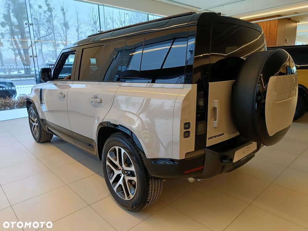 Land Rover Defender - 7