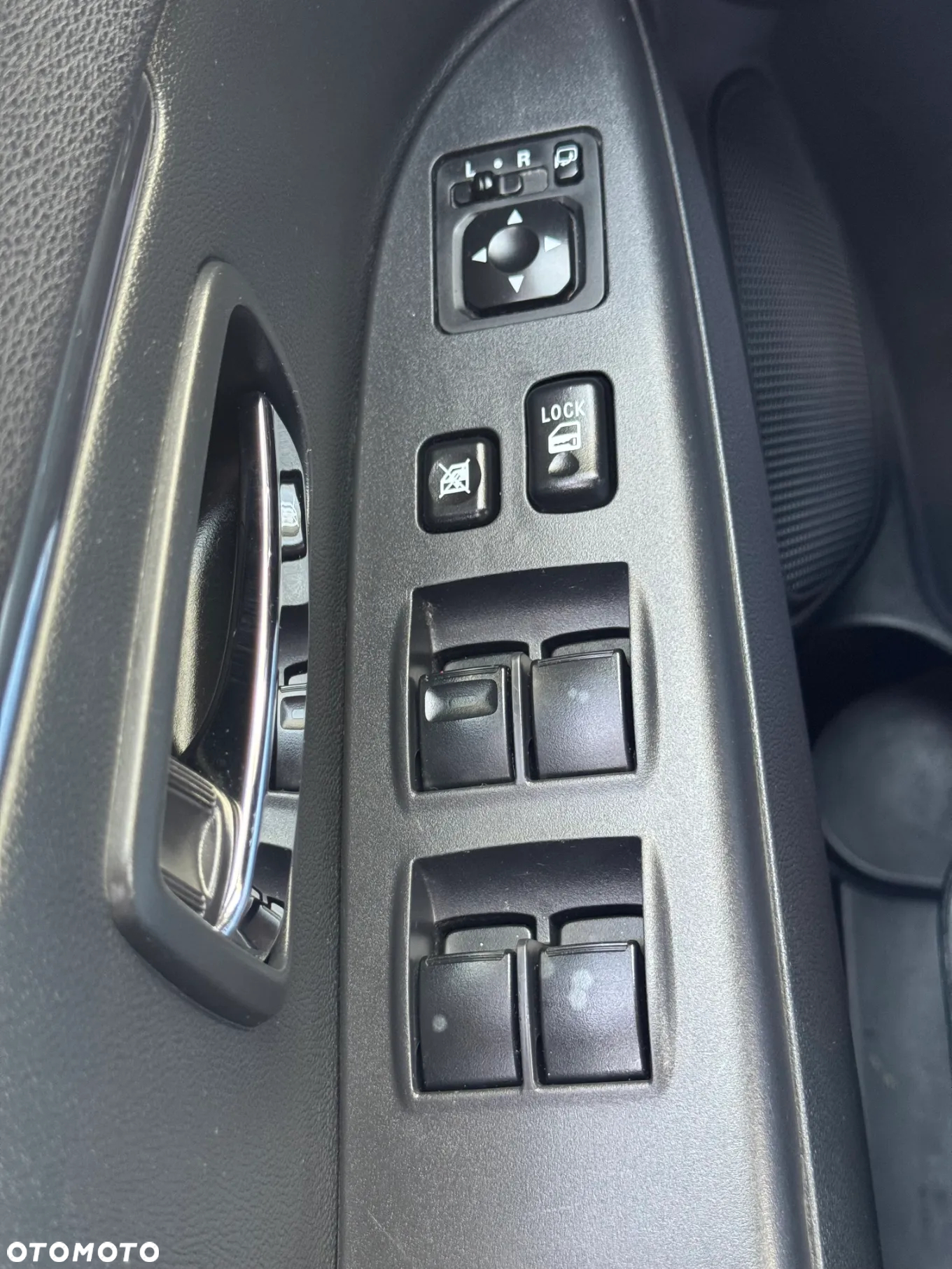 Mitsubishi ASX 1.6 Intense Plus Navi Blue Edition - 36