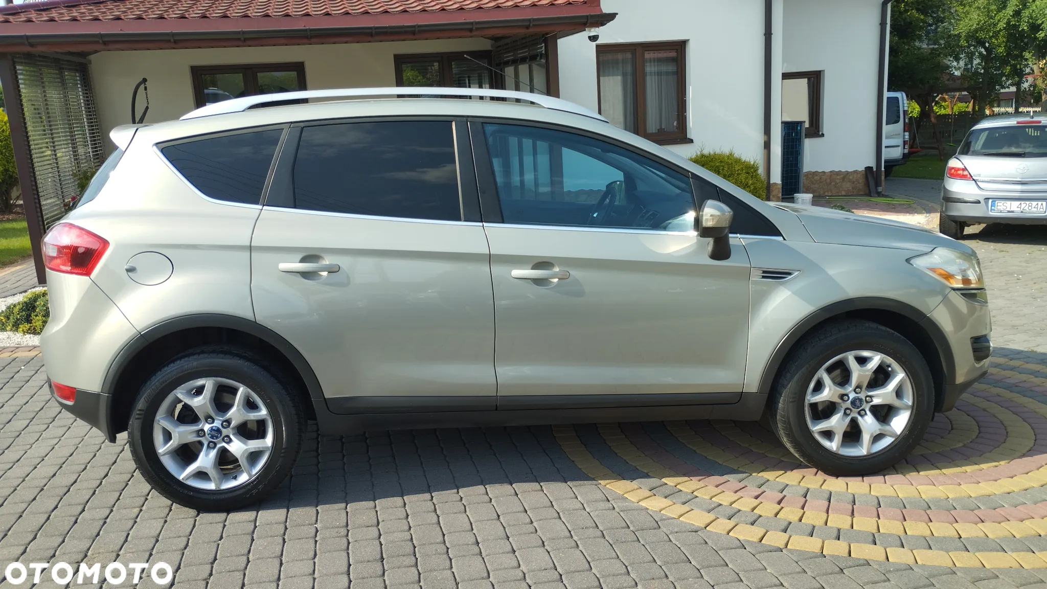 Ford Kuga 2.0 TDCi 4x4 Trend - 2