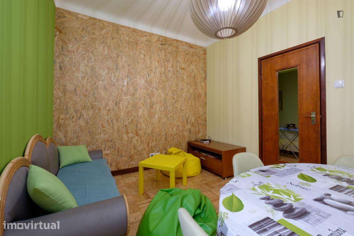Quarto - localizado em Cidral Coimbra - Grande imagem: 2/29