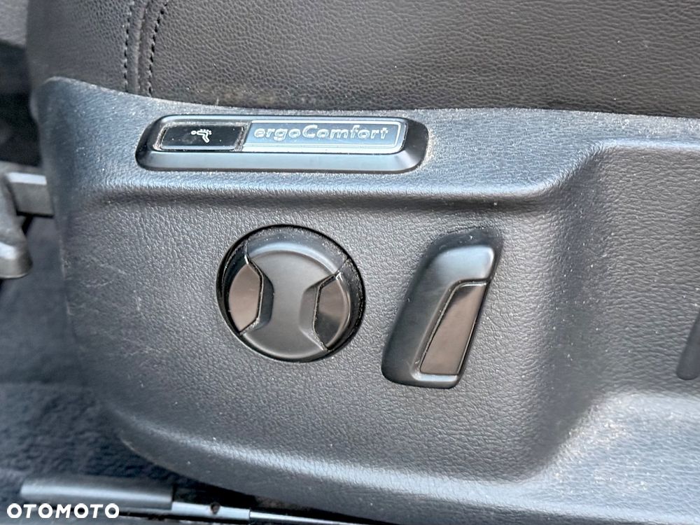Volkswagen Passat - 10
