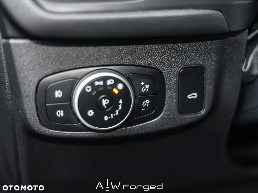 Ford Focus 2.0 EcoBlue Titanium - 25