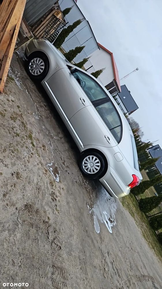 Toyota Avensis 1.8 VVT-i Executive - 4