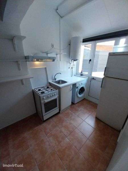 Arrenda-se T0 – Excelente Localização - Grande imagem: 4/4