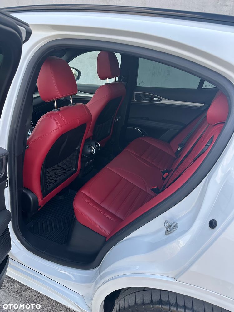 Alfa Romeo Stelvio 2.0 Turbo 16V AT8-Q4 Veloce - 16