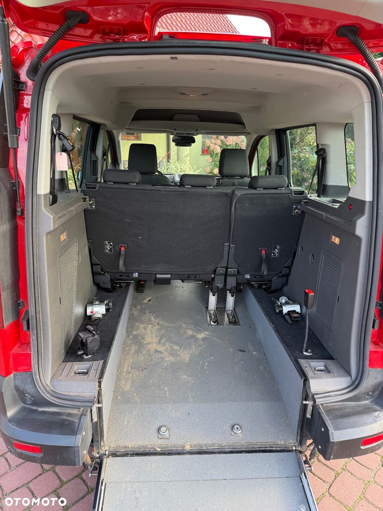 Ford Tourneo Connect - 10