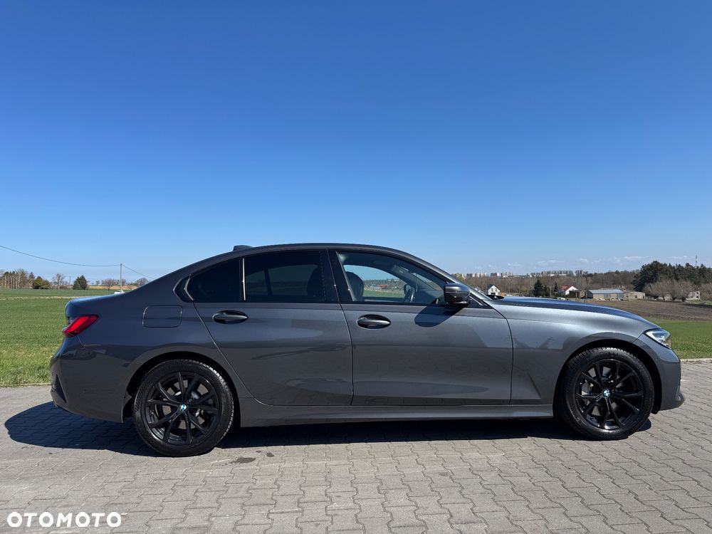 BMW Seria 3 330i Sport Line - 6