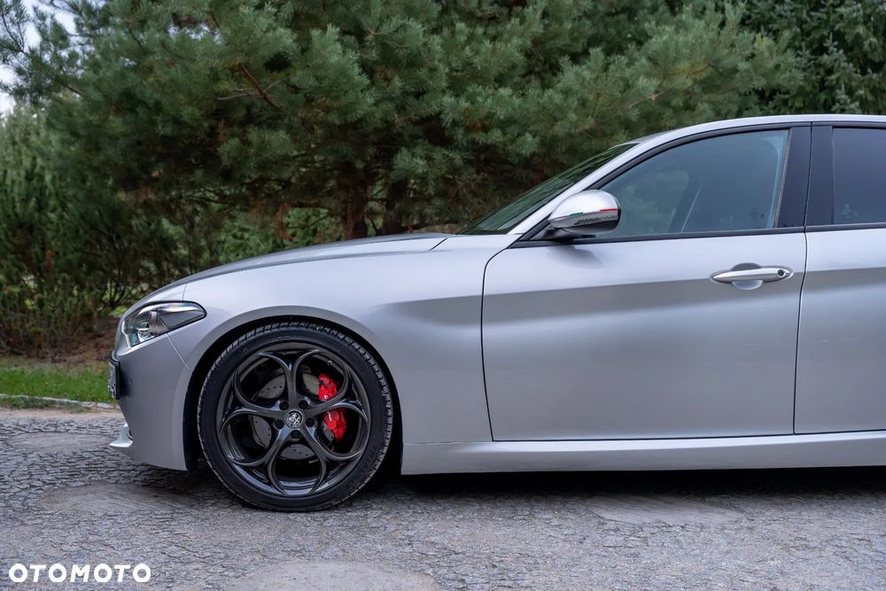 2018 Alfa Romeo Giulia 2.2 D Turbo, photograph 8