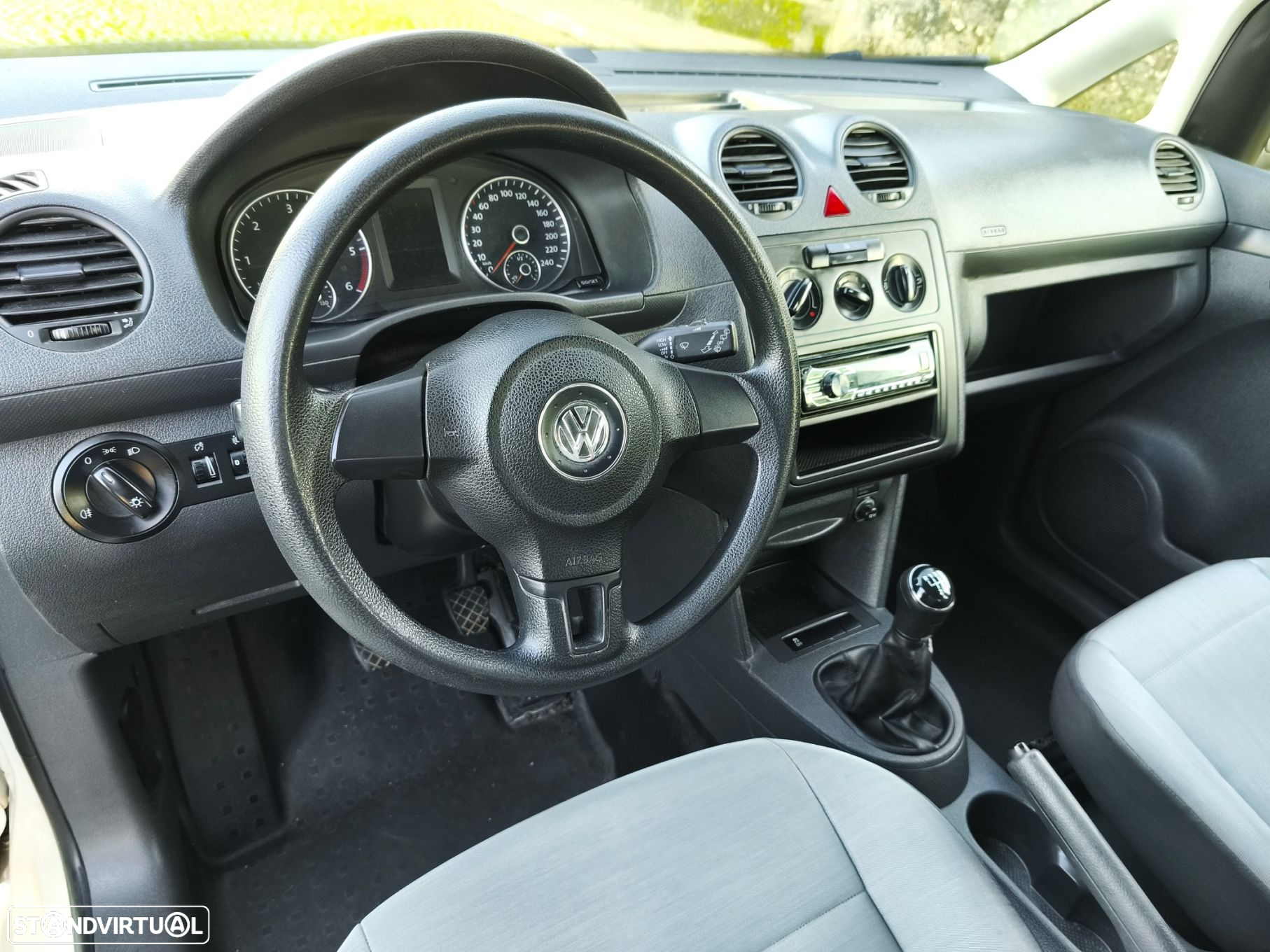 VW Caddy 1.6 TDi Entry - 9
