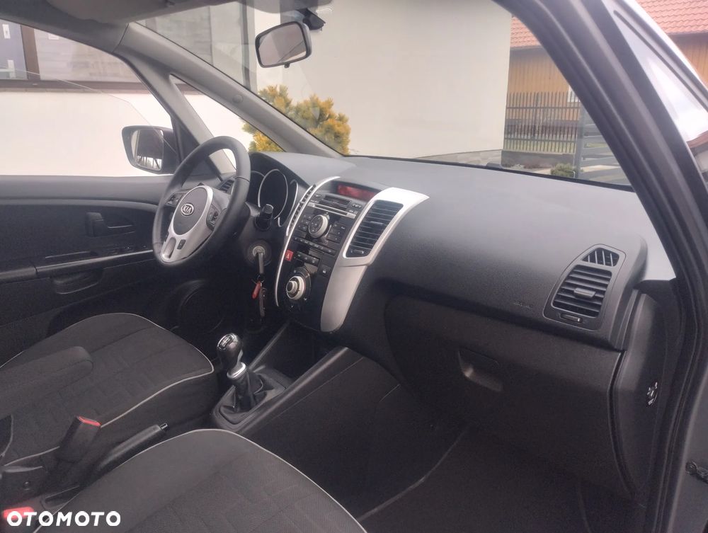 Kia Venga - 16