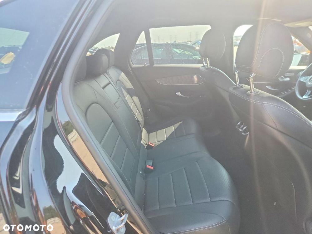 Mercedes-Benz GLC 300 4Matic 9G-TRONIC - 9