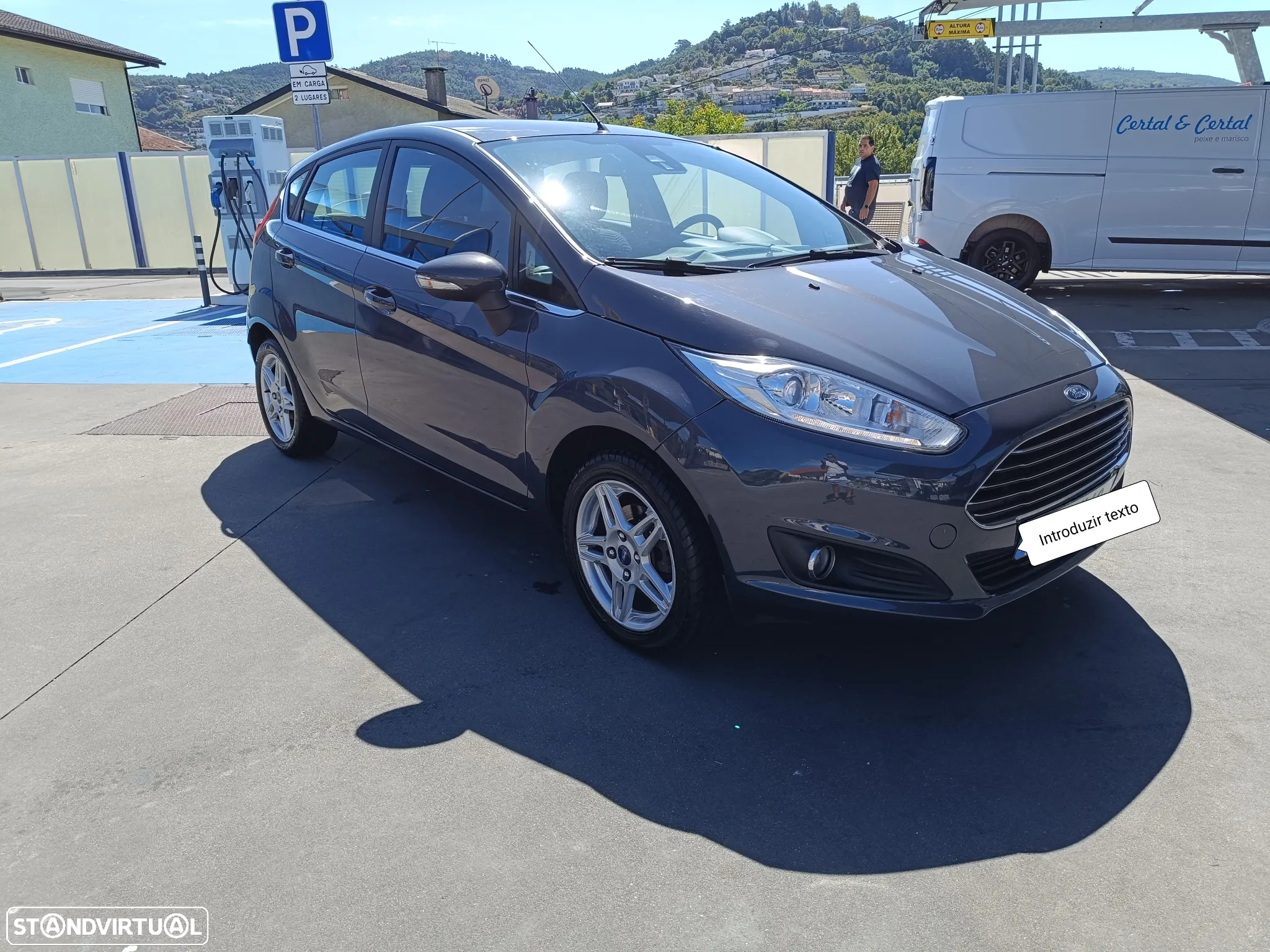 Ford Fiesta 1.0 EcoBoost S&S TREND - 4