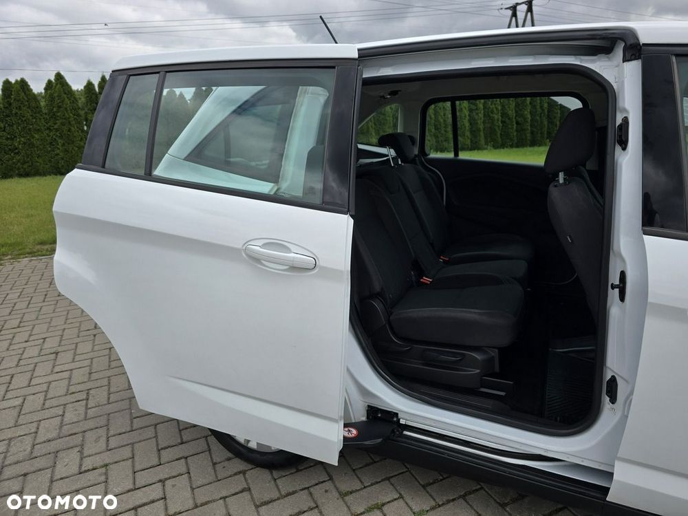 Ford Grand C-MAX - 21