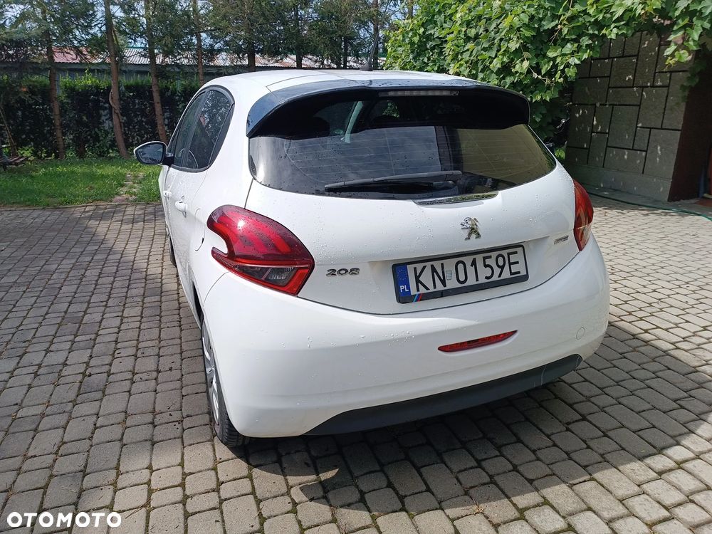 Peugeot 208 - 11