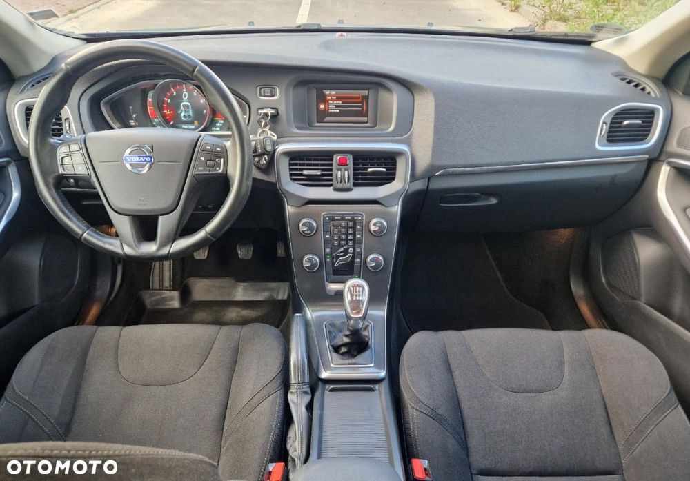 Volvo V40 T2 You - 33