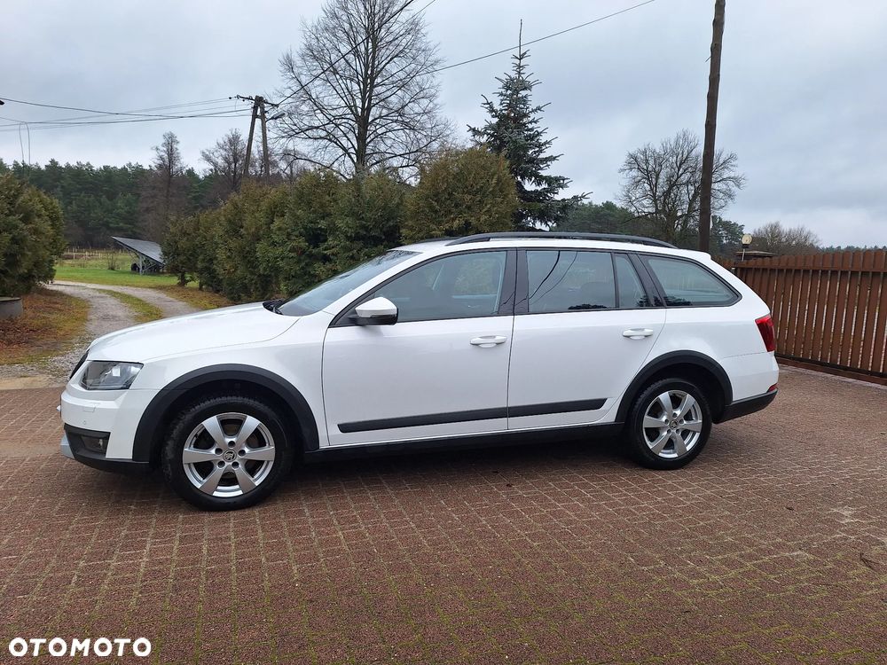 Skoda Octavia Combi 2.0 TDI 4x4 Scout - 10