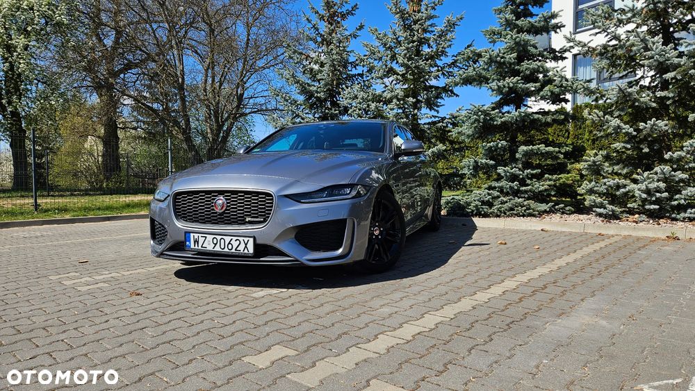 Jaguar XE 2.0 D180 R-Dynamic SE - 1