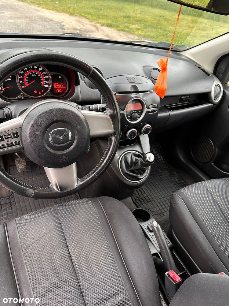 Mazda 2 - 4