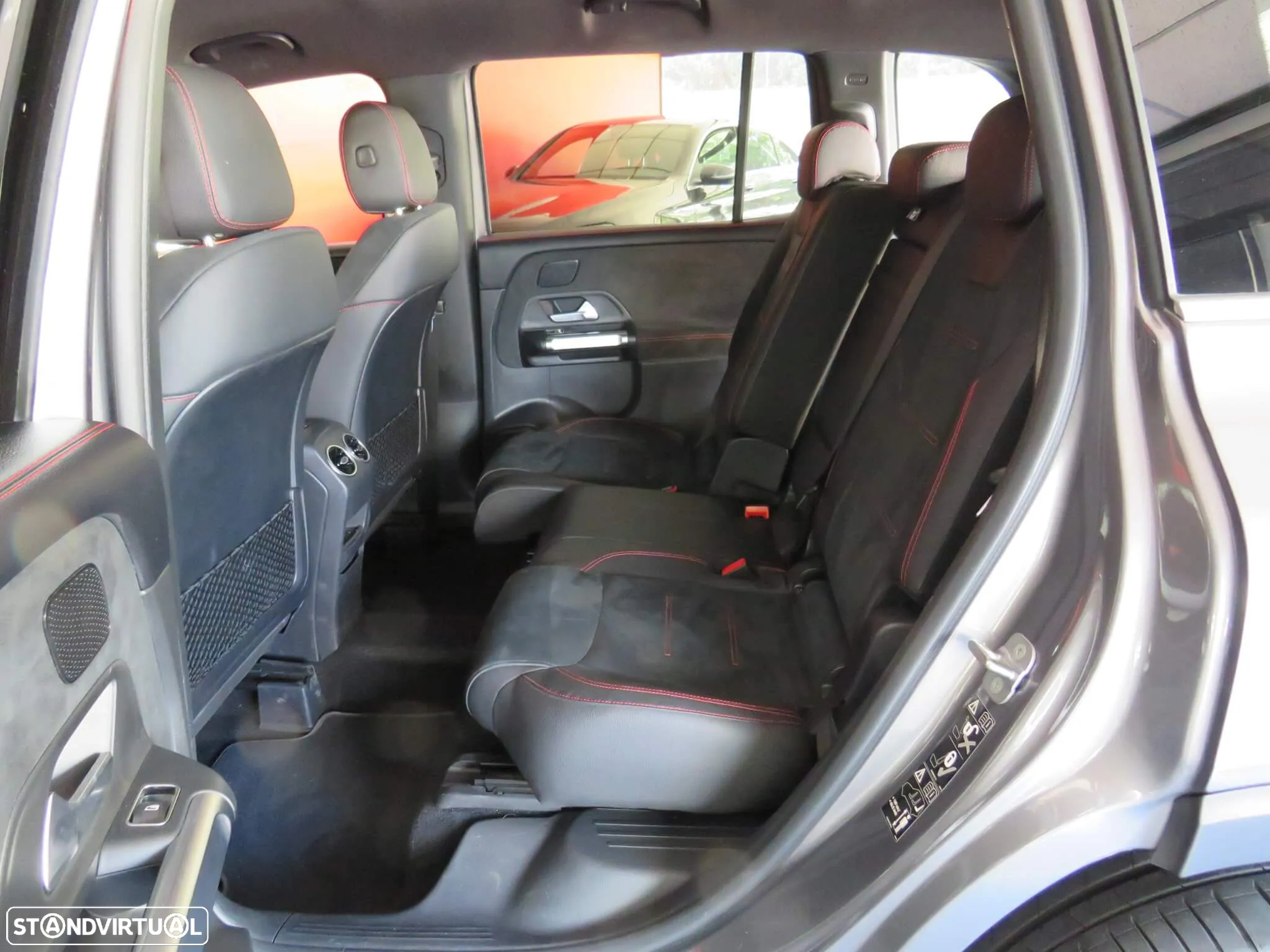 Mercedes-Benz GLB 200 d AMG Line - 14