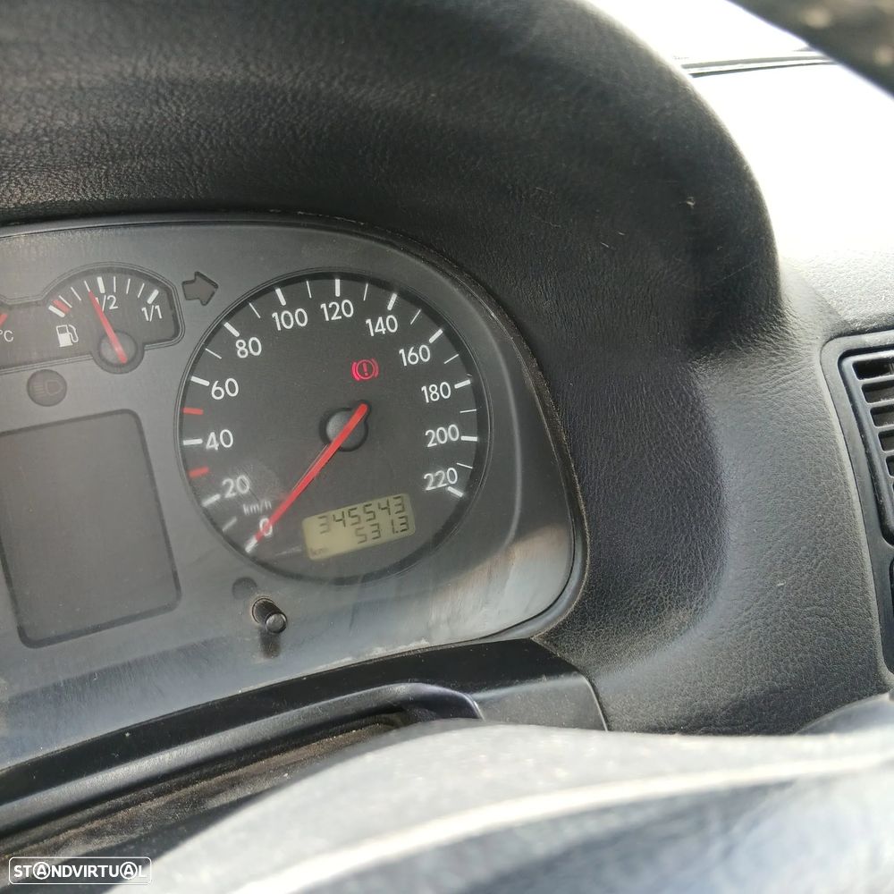 VW Golf 1.9 TDi 25 Anos - 7
