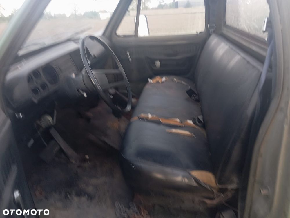 Dodge D100 - 9