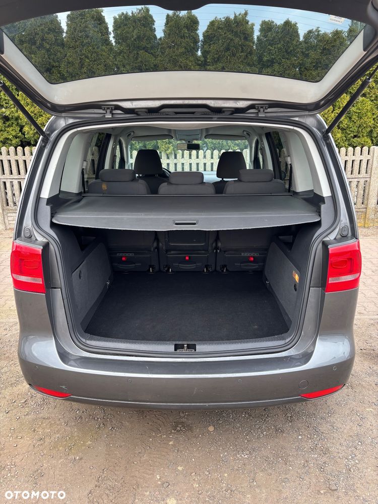 Volkswagen Touran - 18