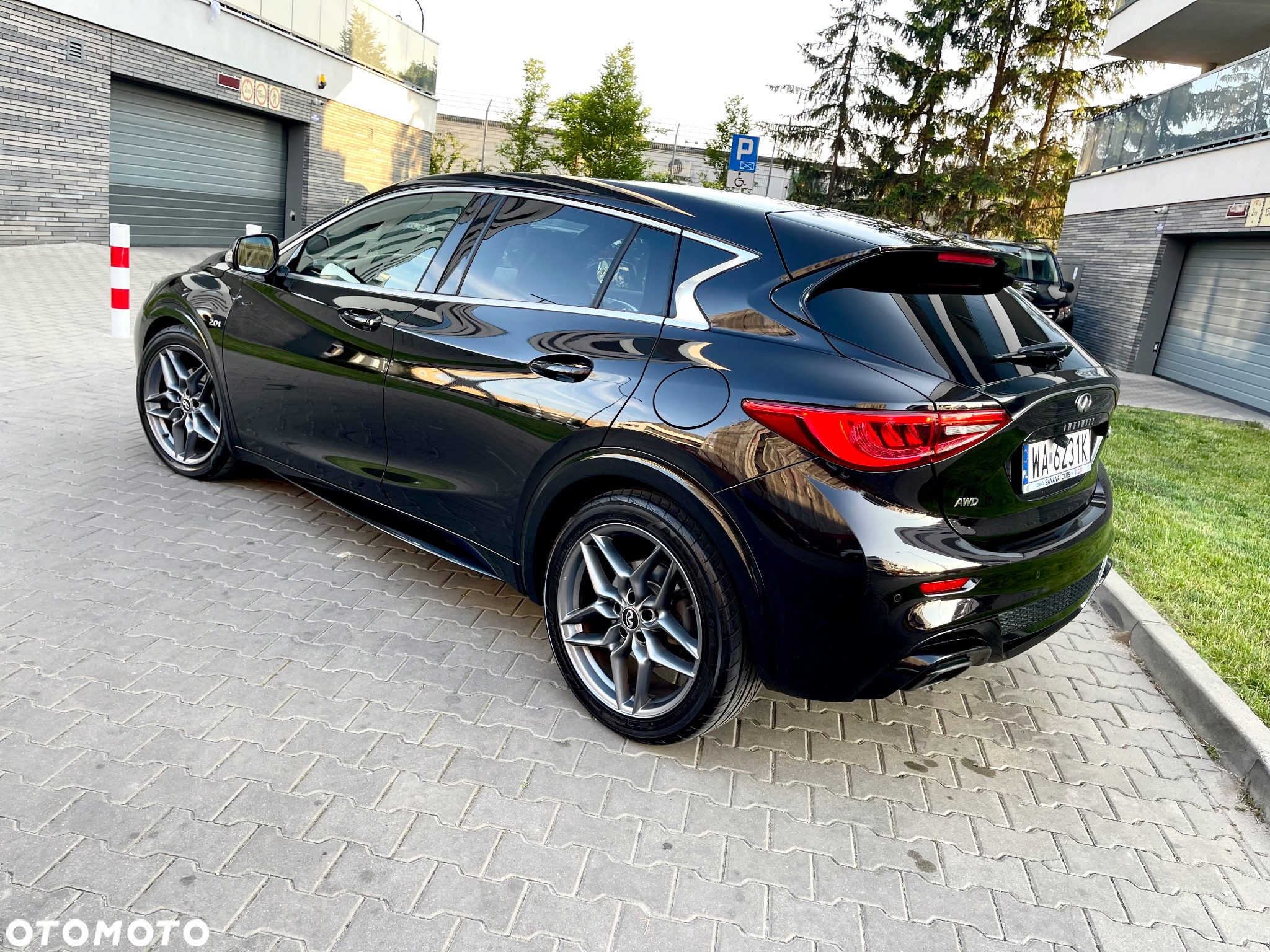 Infiniti Q30 2.0t Sport AWD 7DCT - 14