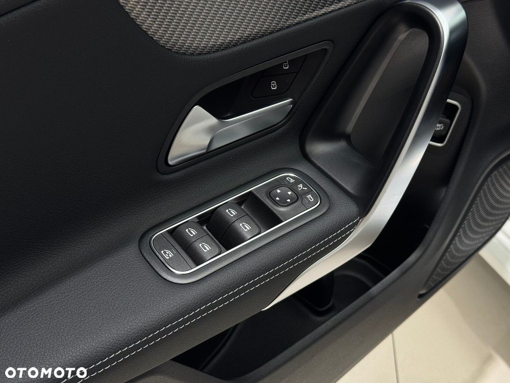 Mercedes-Benz CLA - 21