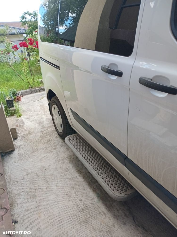 Ford Tourneo Custom - 2