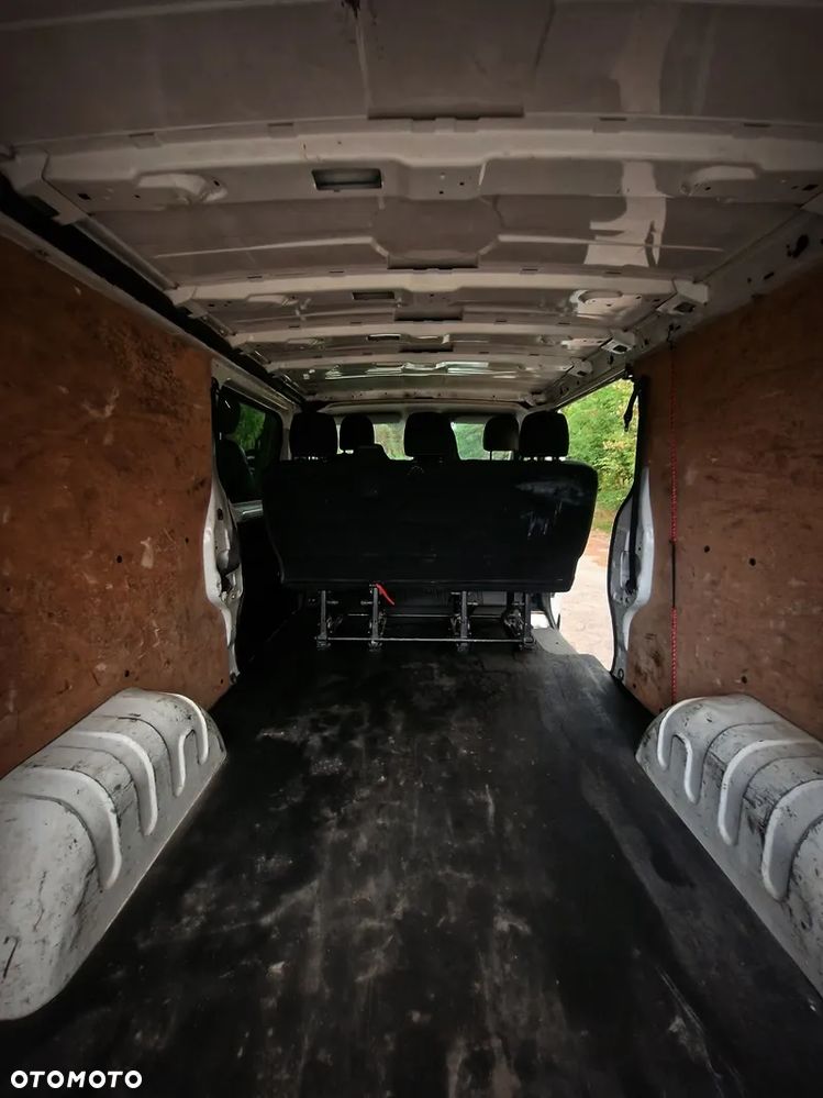 Renault Trafic - 23