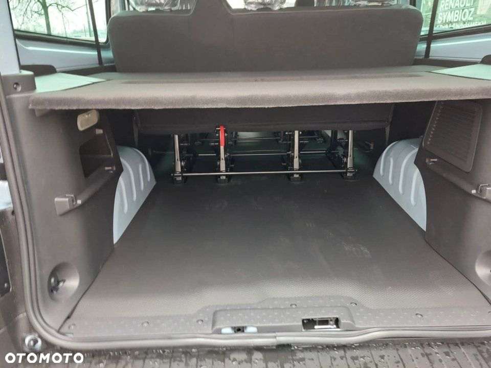 Renault Trafic - 12