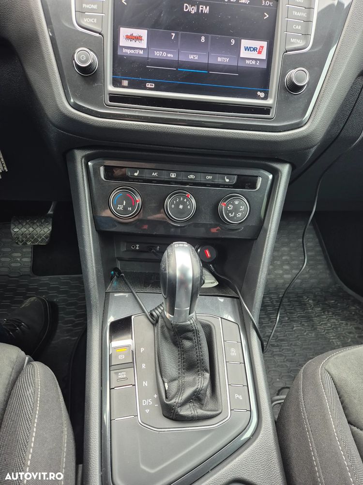 Volkswagen Tiguan - 16