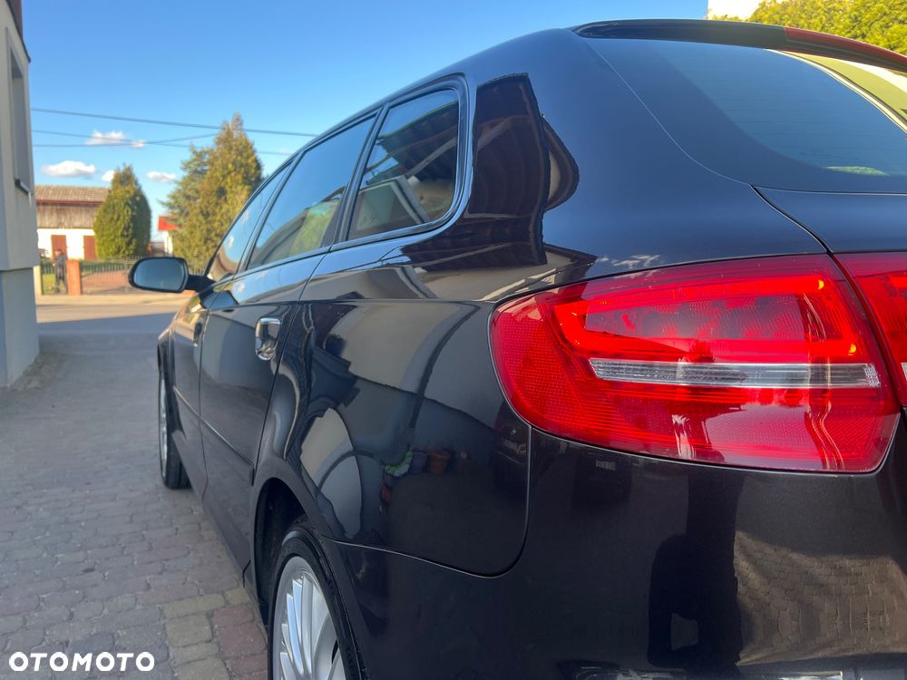 Audi A3 Sportback 1.6 TDI DPF S line Sportpaket - 11