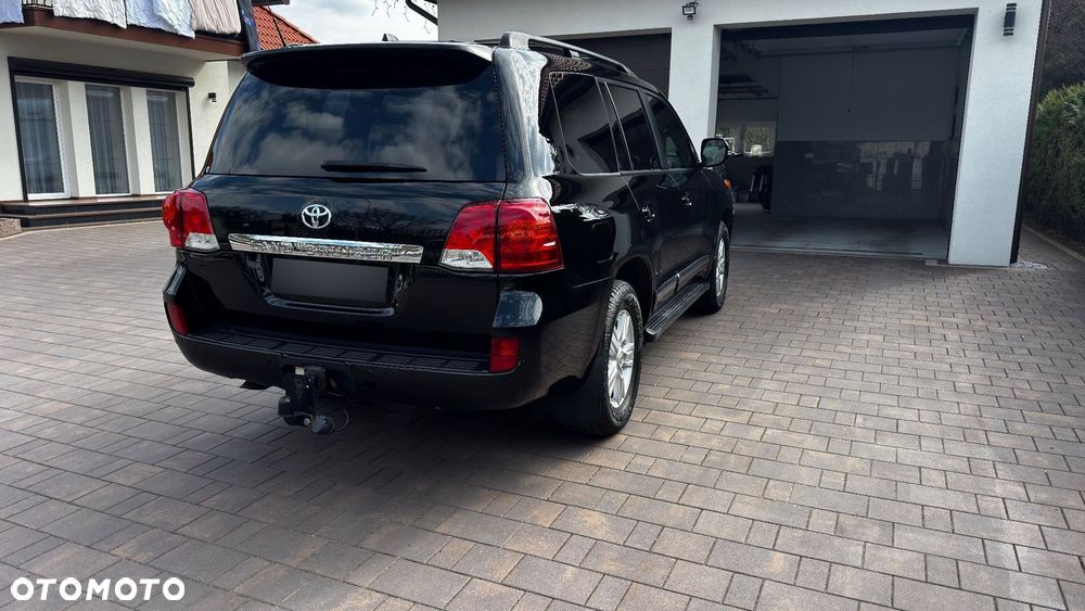 Toyota Land Cruiser - 4