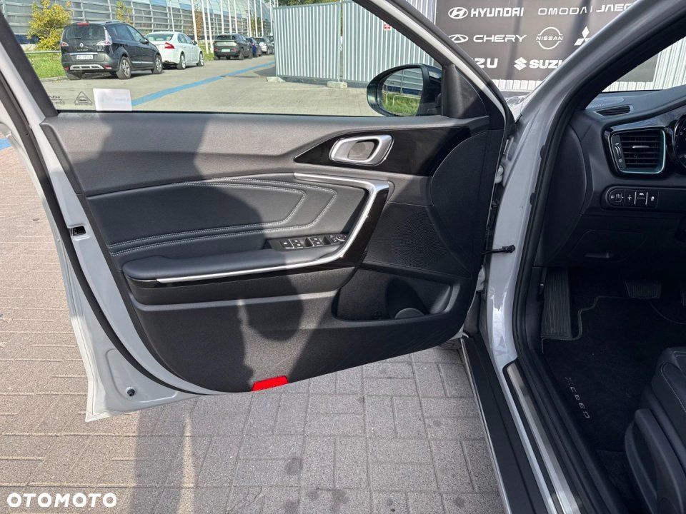 Kia XCeed - 10