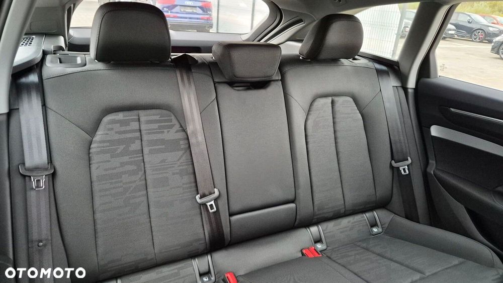 Audi A6 Avant - 13
