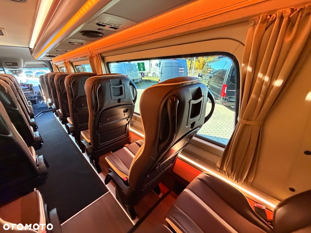 Mercedes-Benz Sprinter 519 - 22
