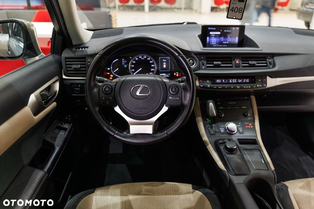Lexus CT - 11