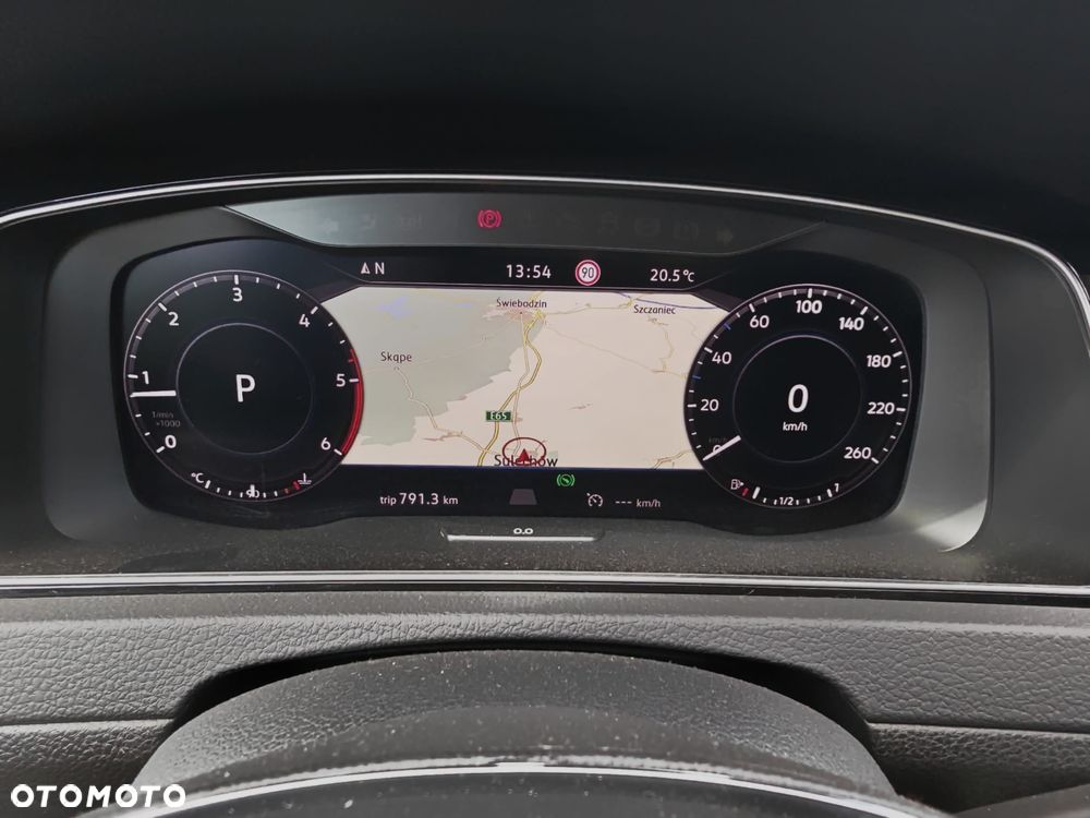 Volkswagen Golf Variant 2.0 TDI SCR DSG R-Line - 17