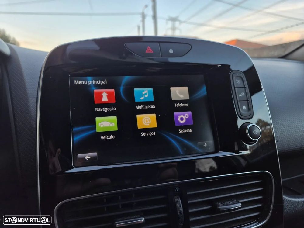 Renault Clio Sport Tourer - 26