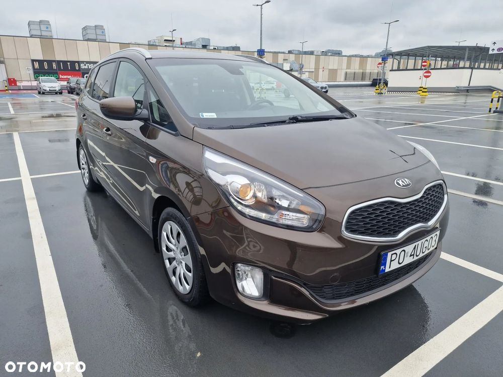 Kia Carens - 1