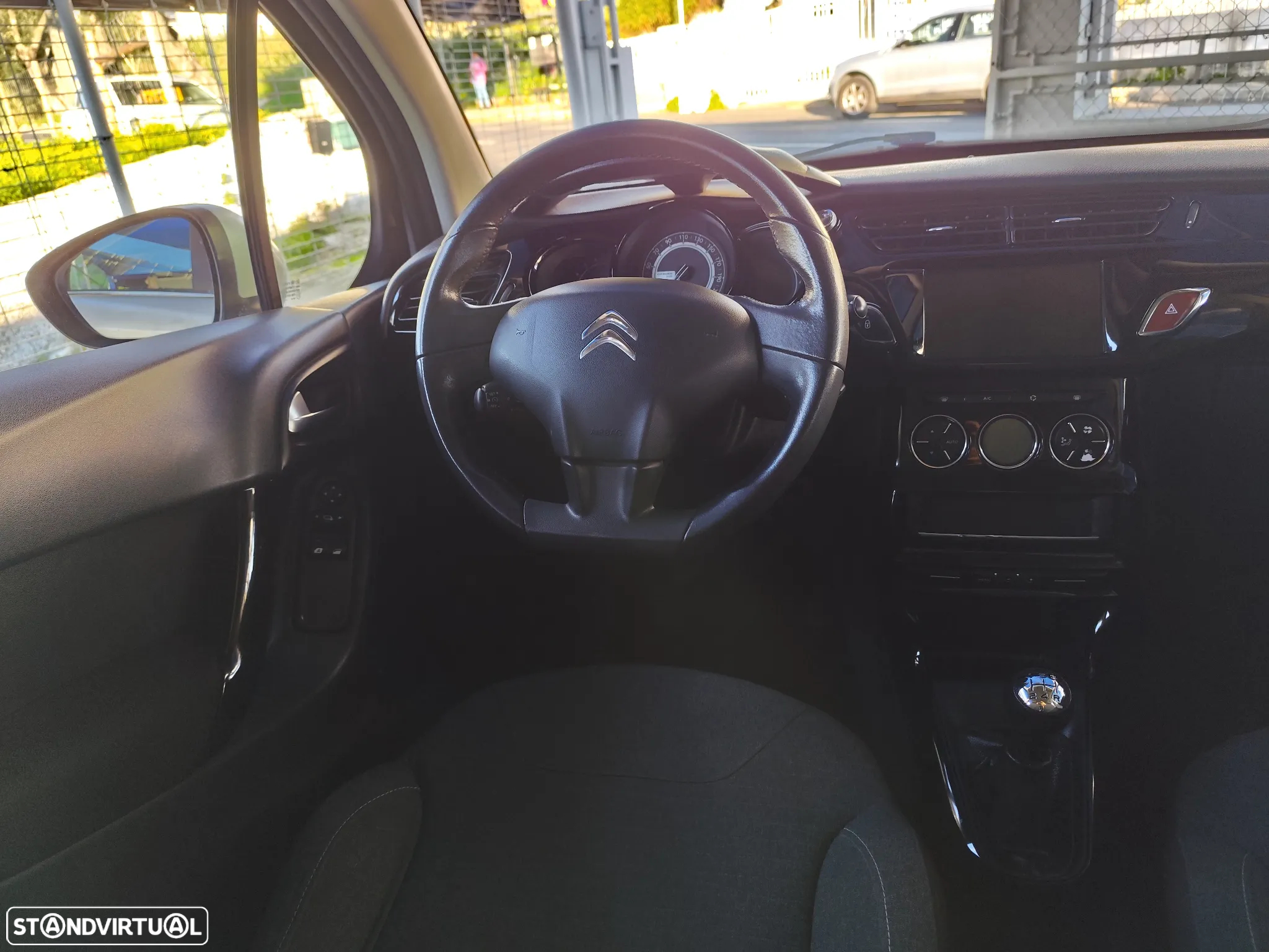 Citroën C3 1.2 PureTech Collection - 25