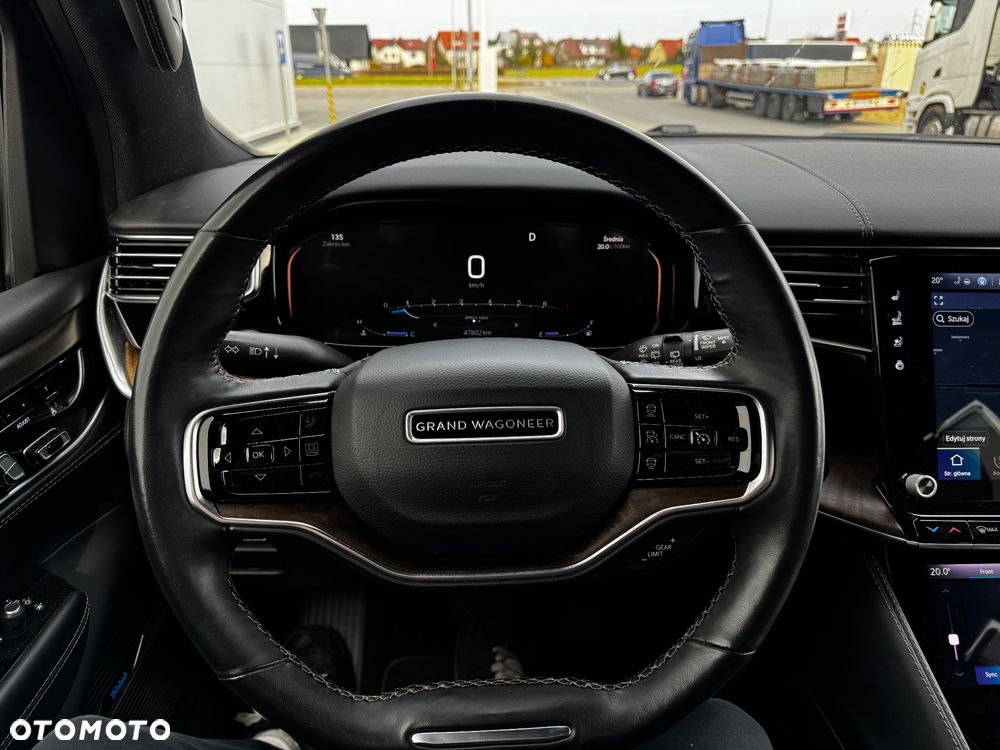 Jeep Grand Wagoneer - 31