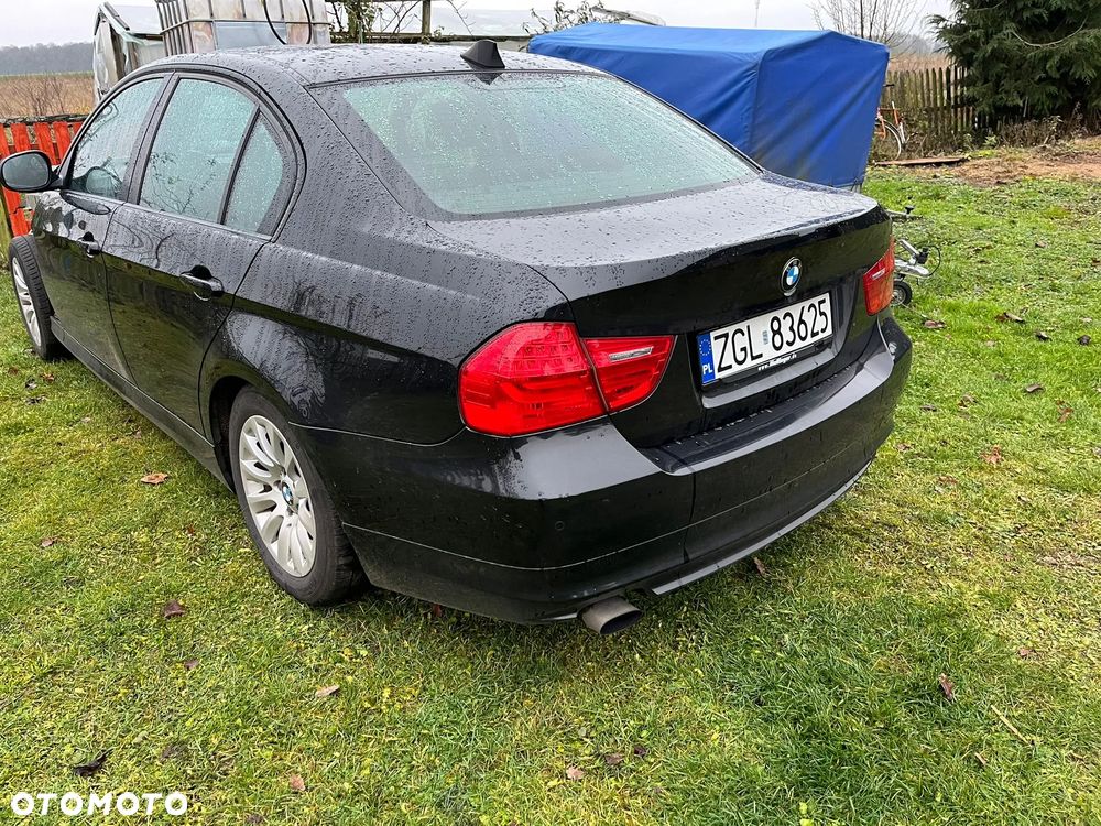 BMW Seria 3 318i Edition Sport - 8