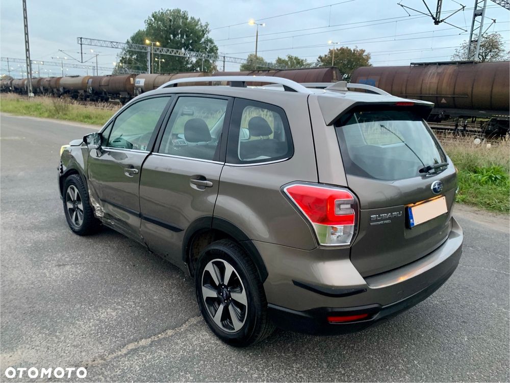 Subaru Forester 2.0i Platinum Lineartronic - 4
