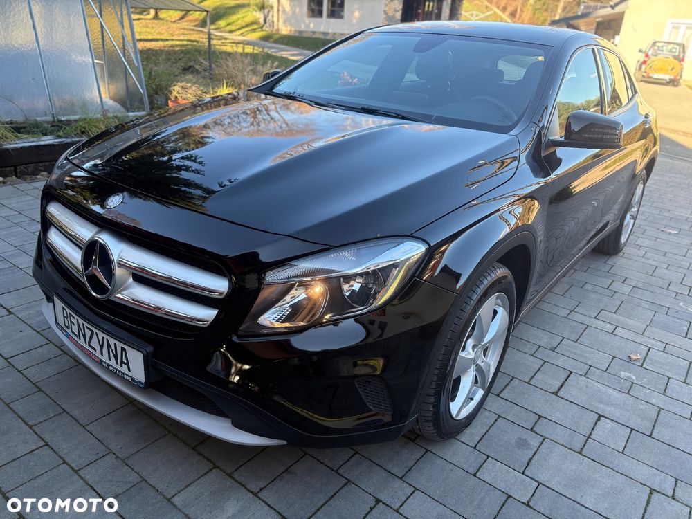 Mercedes-Benz GLA - 3