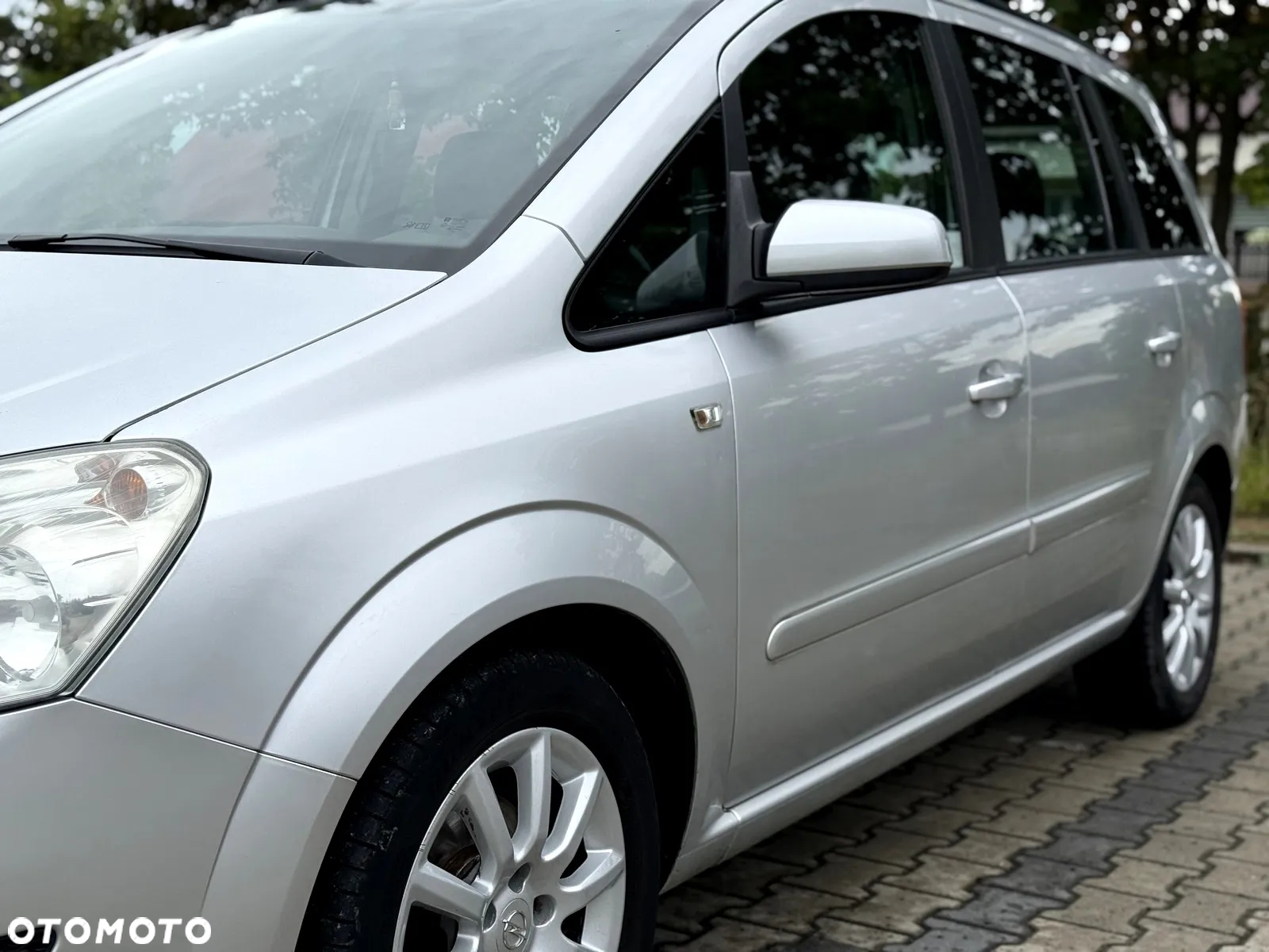 Opel Zafira 1.8 Cosmo - 14